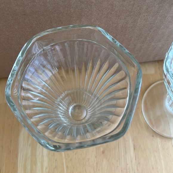 Vintage Glass Ice Cream Dishes (2) - Picture 2 of 3